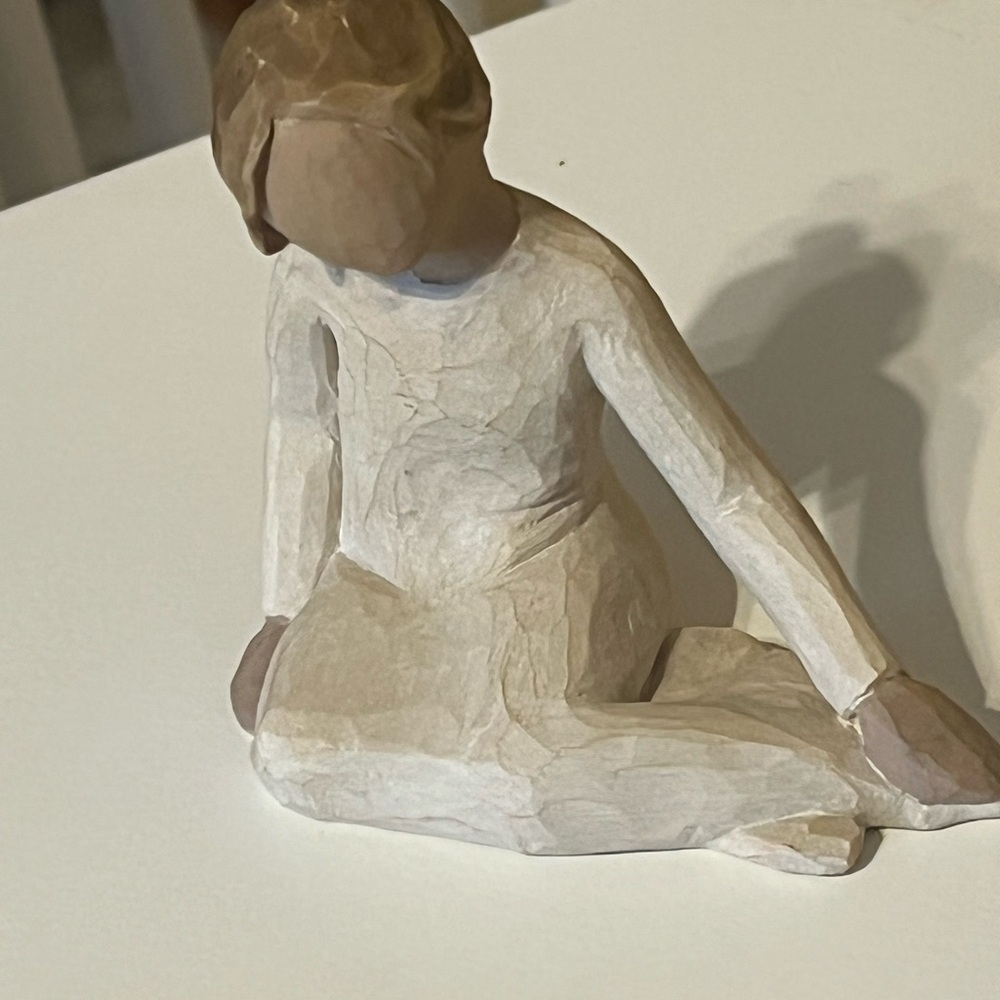 Willow Tree "Thoughtful" DEMDACO 2008 Susan Lordi Figure Girl Sitting
